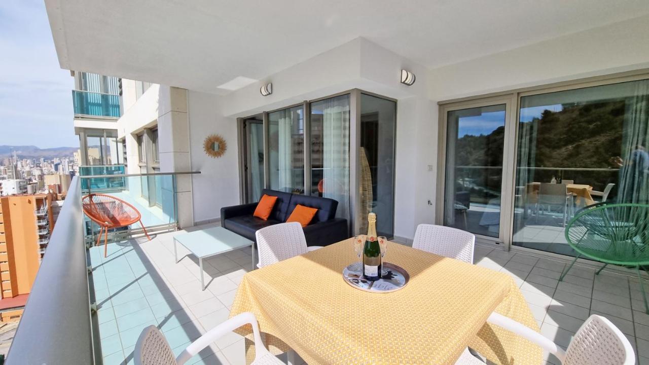 Skyline 6 Private Balcony, Sunny All Year Round, With Nice Views Benidorm Bagian luar foto